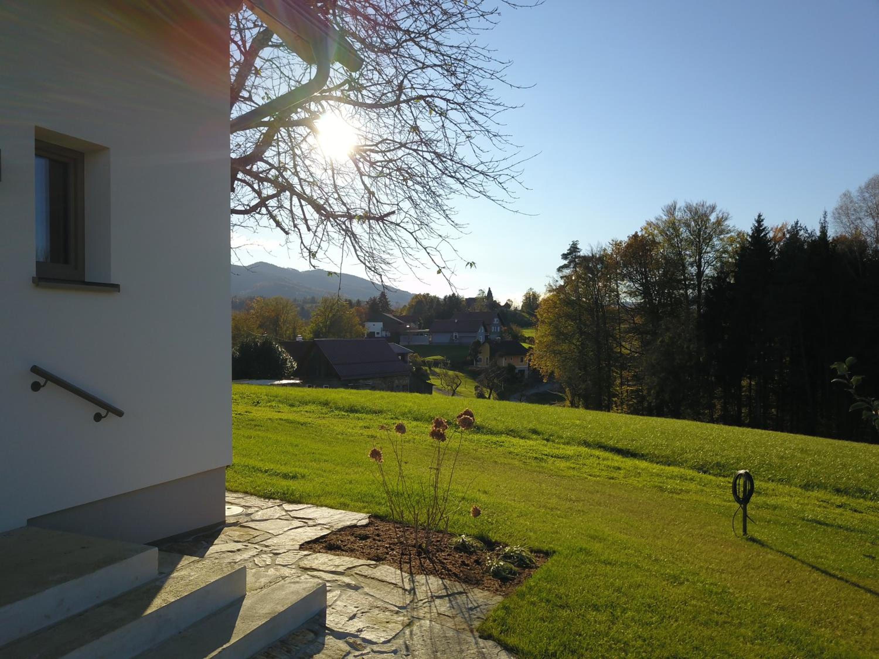 Stilvolles Ferienhaus Südsteiermark ruhige Lage top Aussicht & E-Ladestation