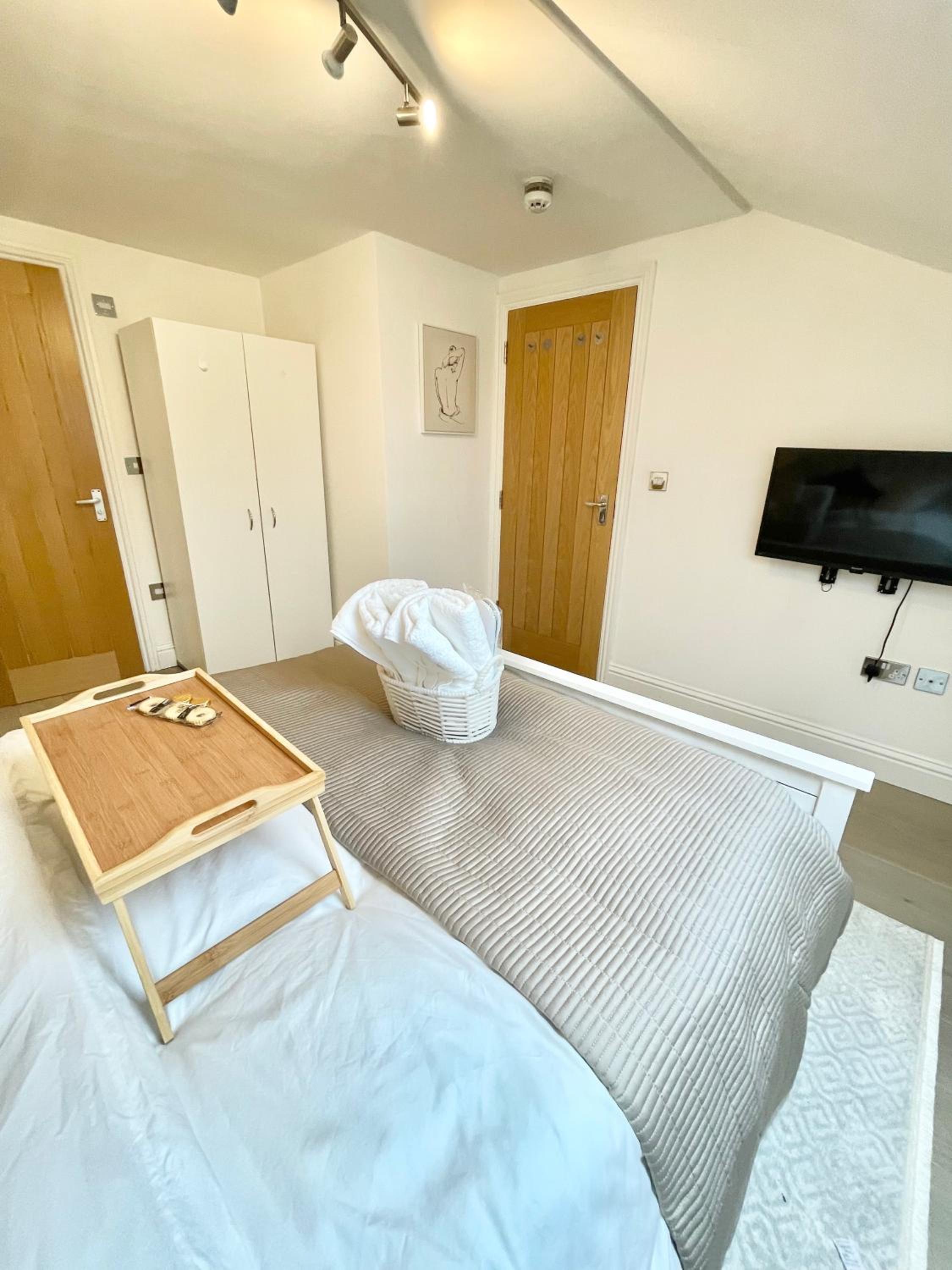 Luxury en-suite double bedroom Stratford E15