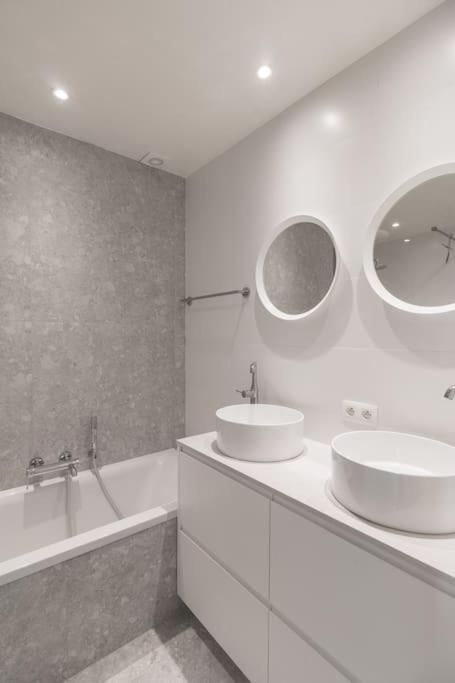 Classy flat with awesome view and great location!