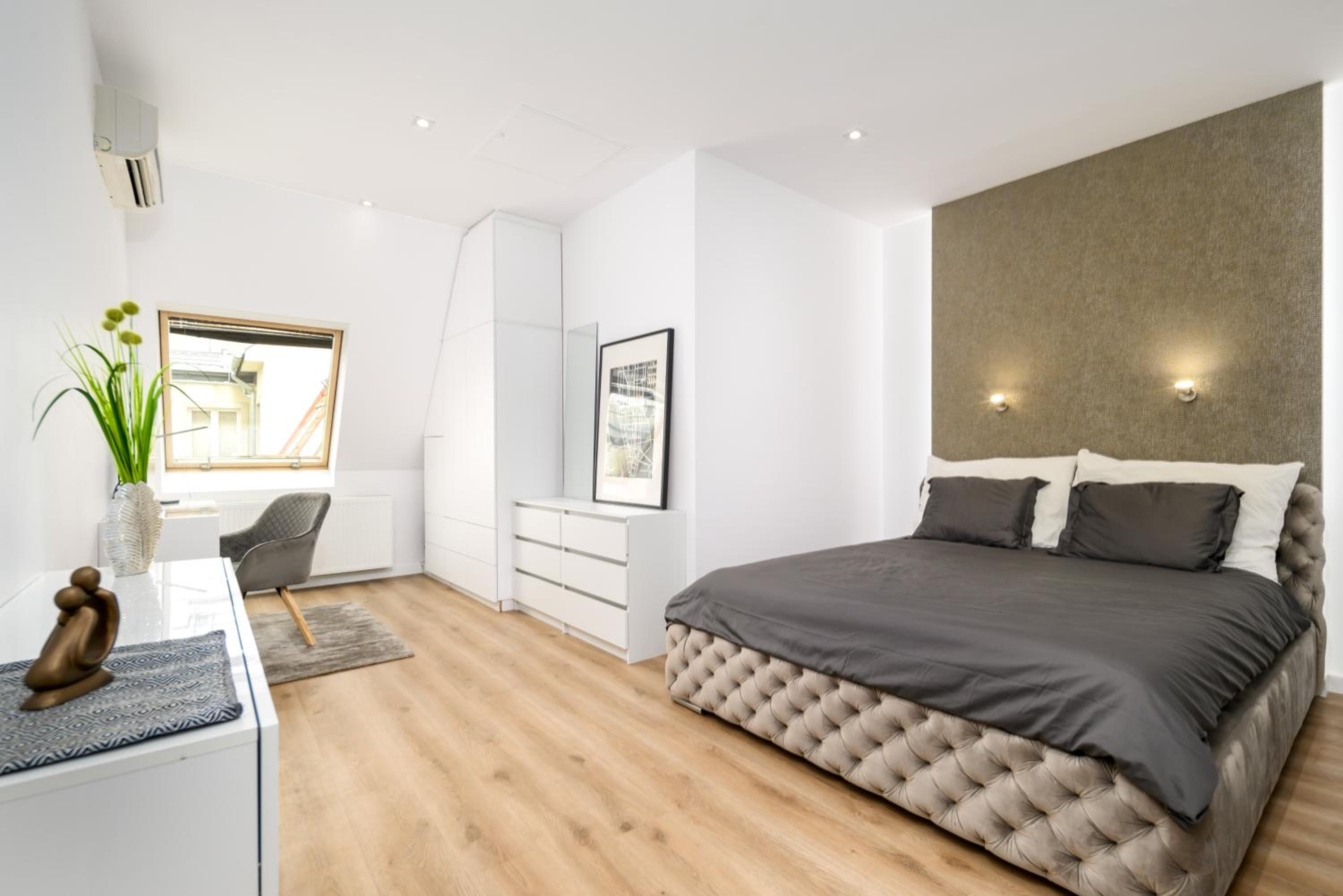 Triplex, Rooftop with Parlament view & Jacuzzi view 5