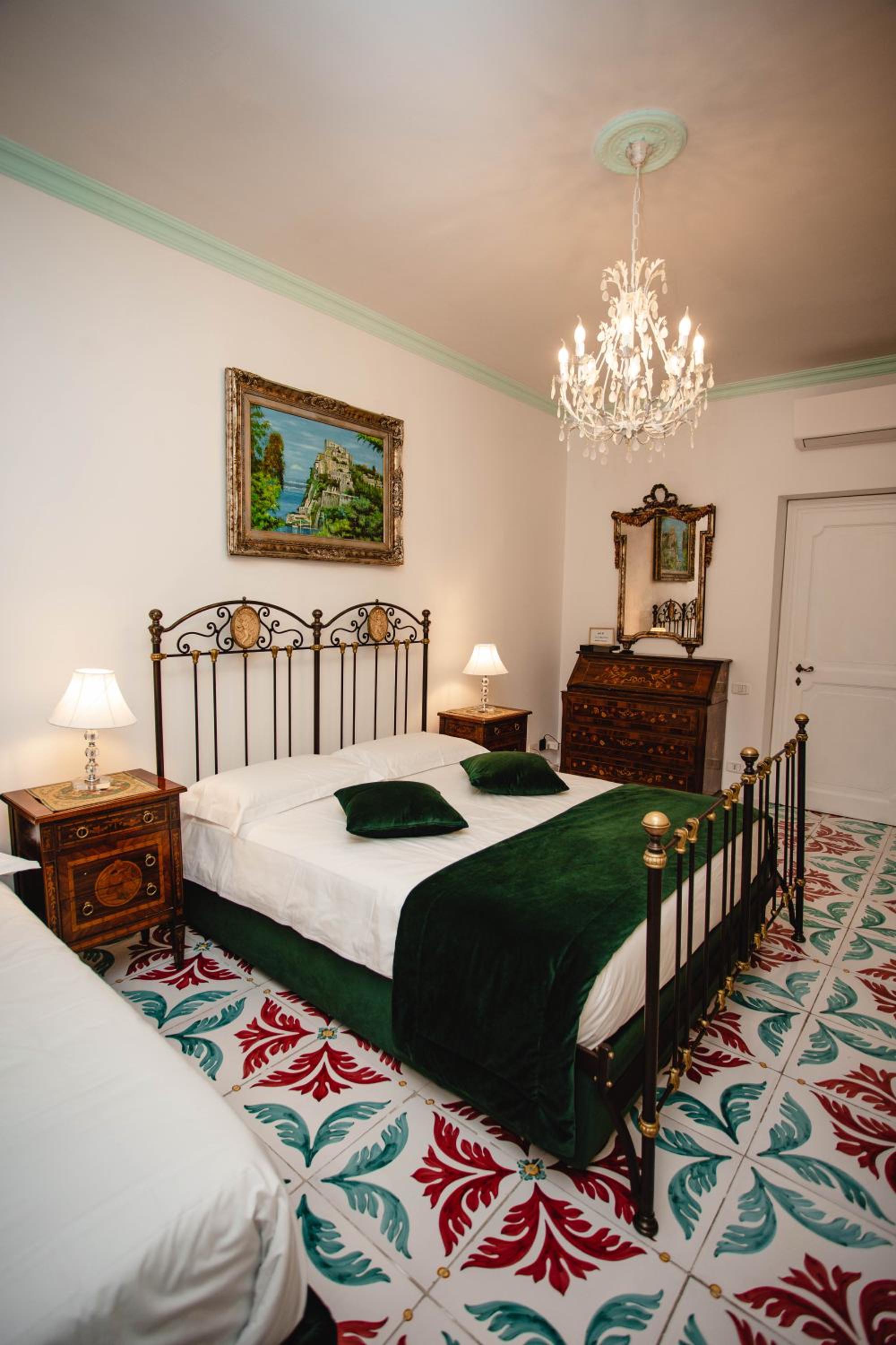 Delfini Trevi House