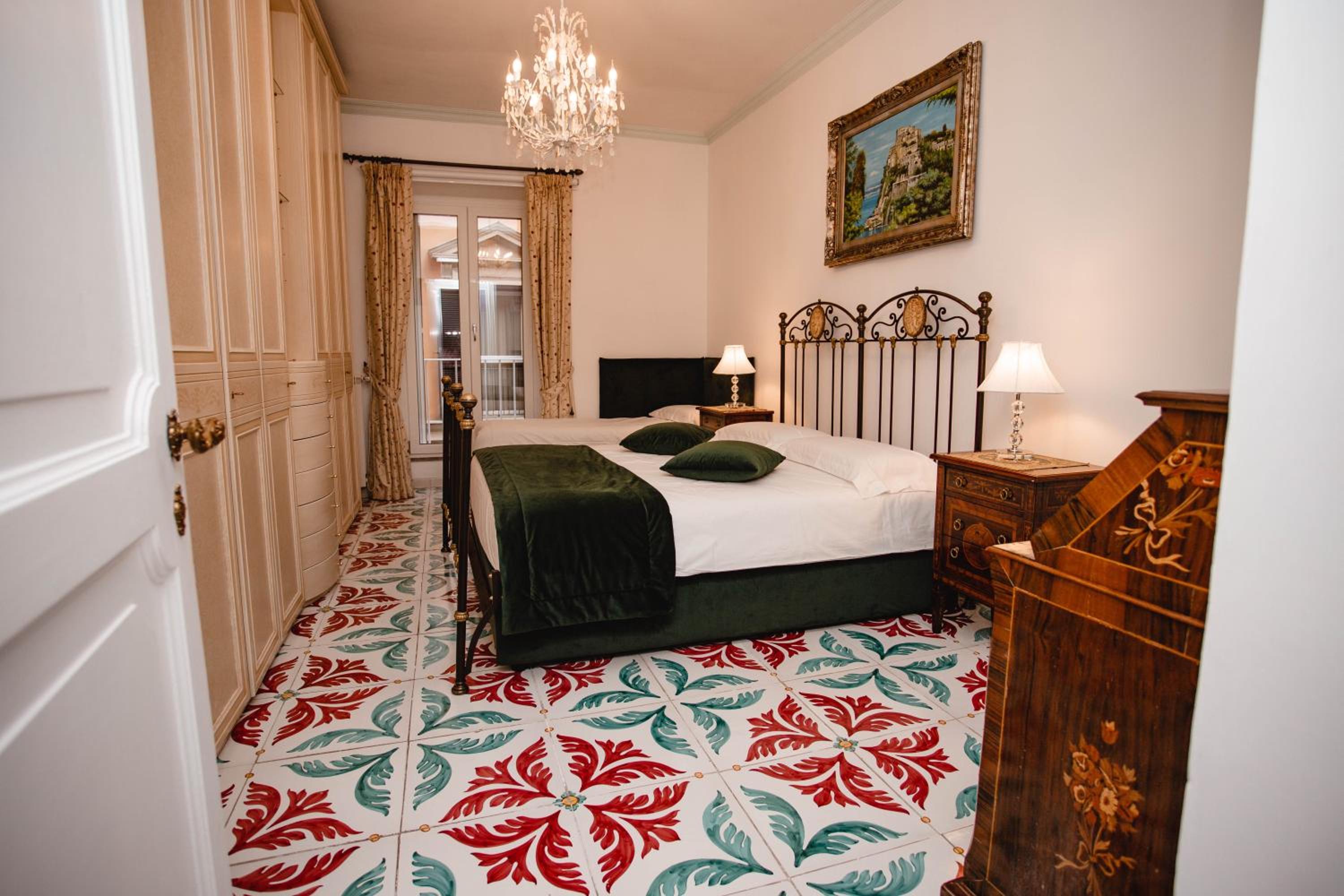 Delfini Trevi House