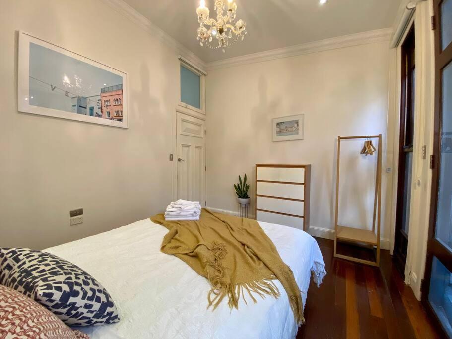 Immaculate 3 Bed City Home - Close to Everything!