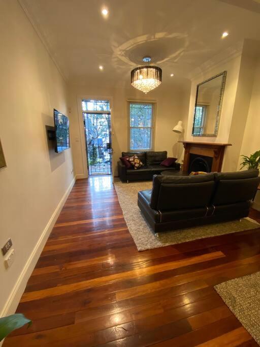 Immaculate 3 Bed City Home - Close to Everything!