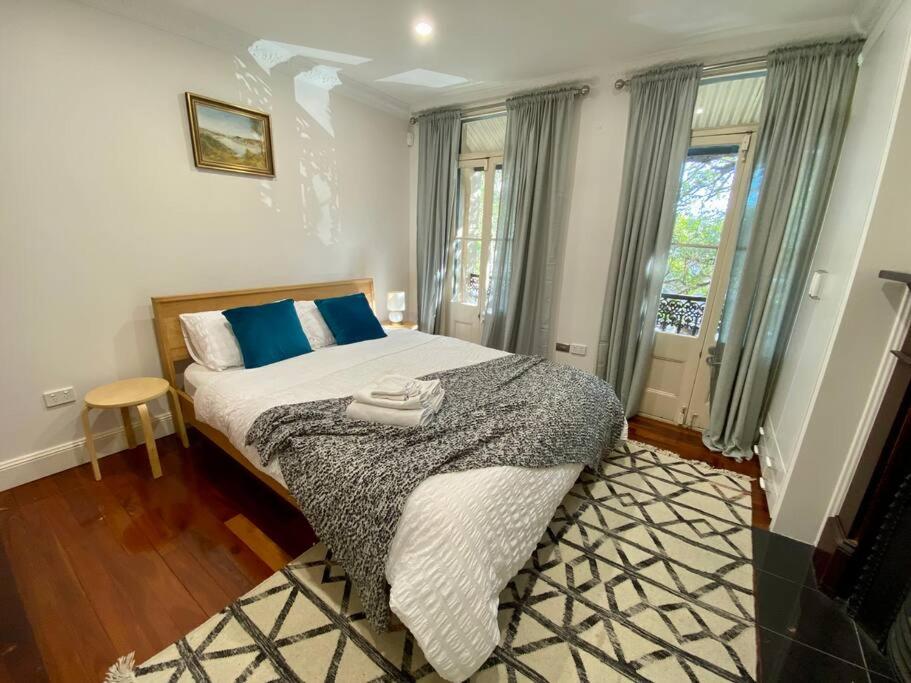 Immaculate 3 Bed City Home - Close to Everything!