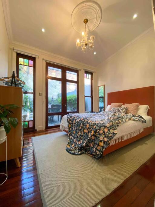Immaculate 3 Bed City Home - Close to Everything!