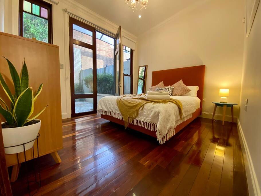 Immaculate 3 Bed City Home - Close to Everything!