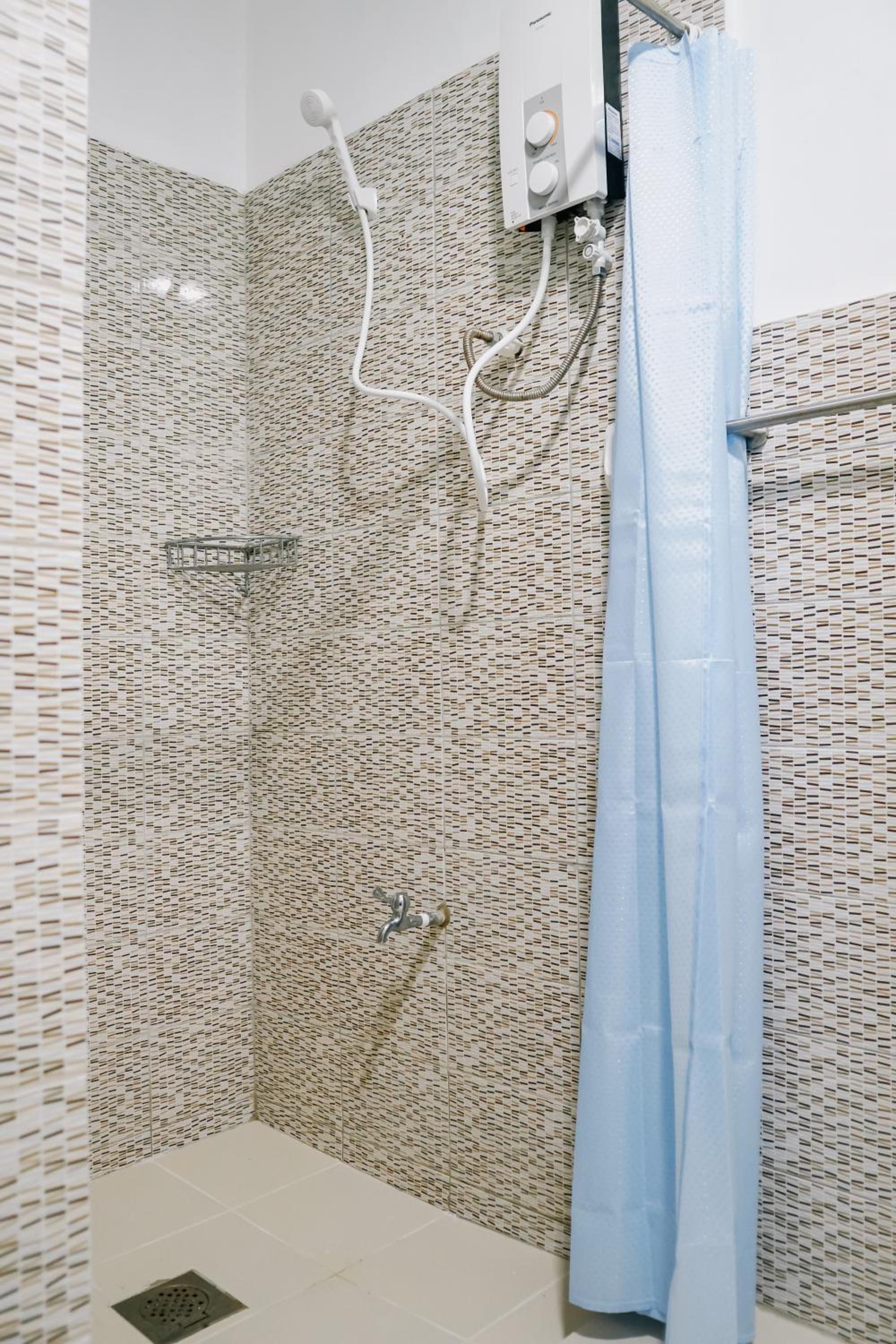 Stylish 2-BR Transient Apartment in Prime Location view 3