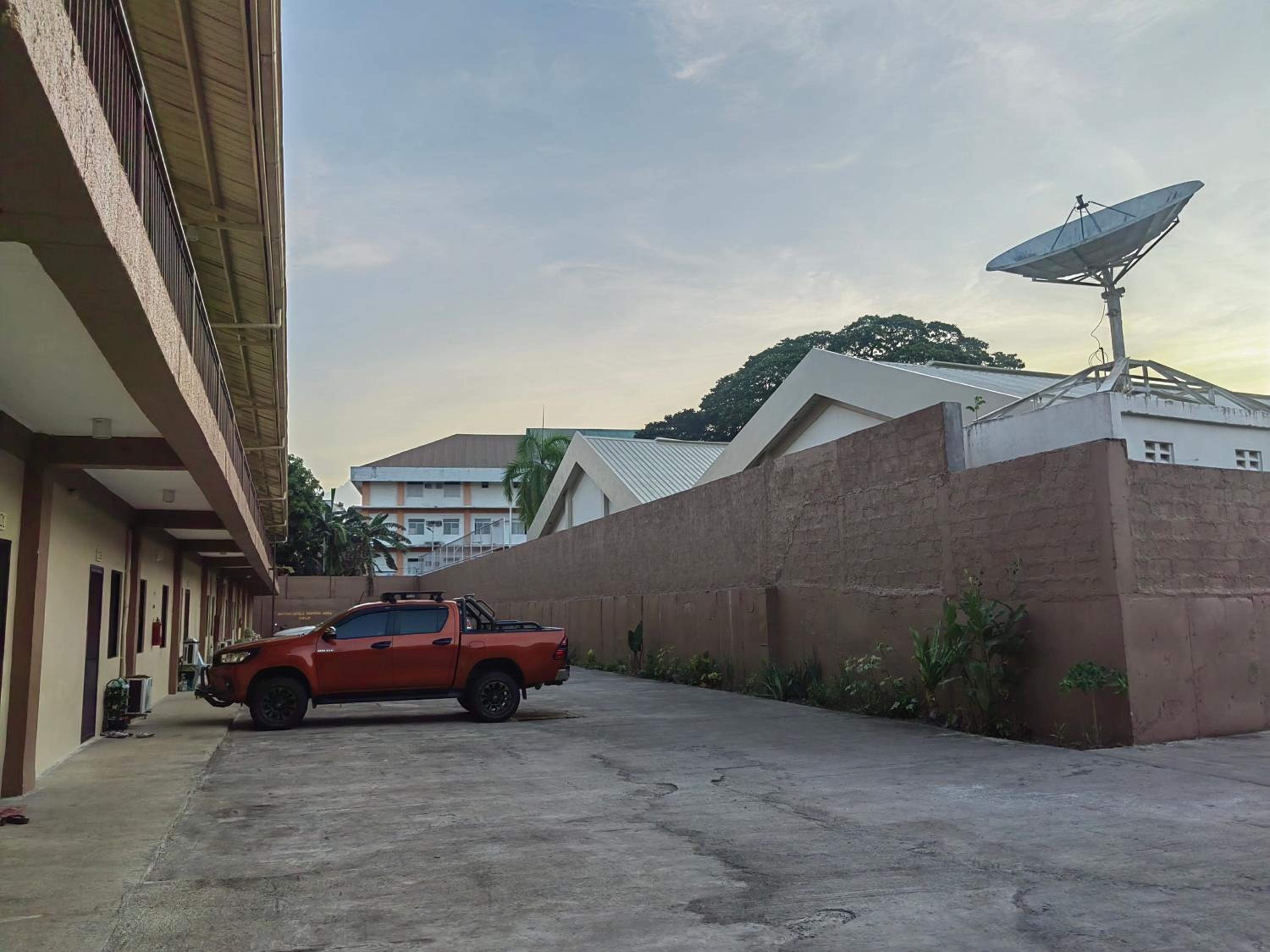 Stylish 2-BR Transient Apartment in Prime Location view 2
