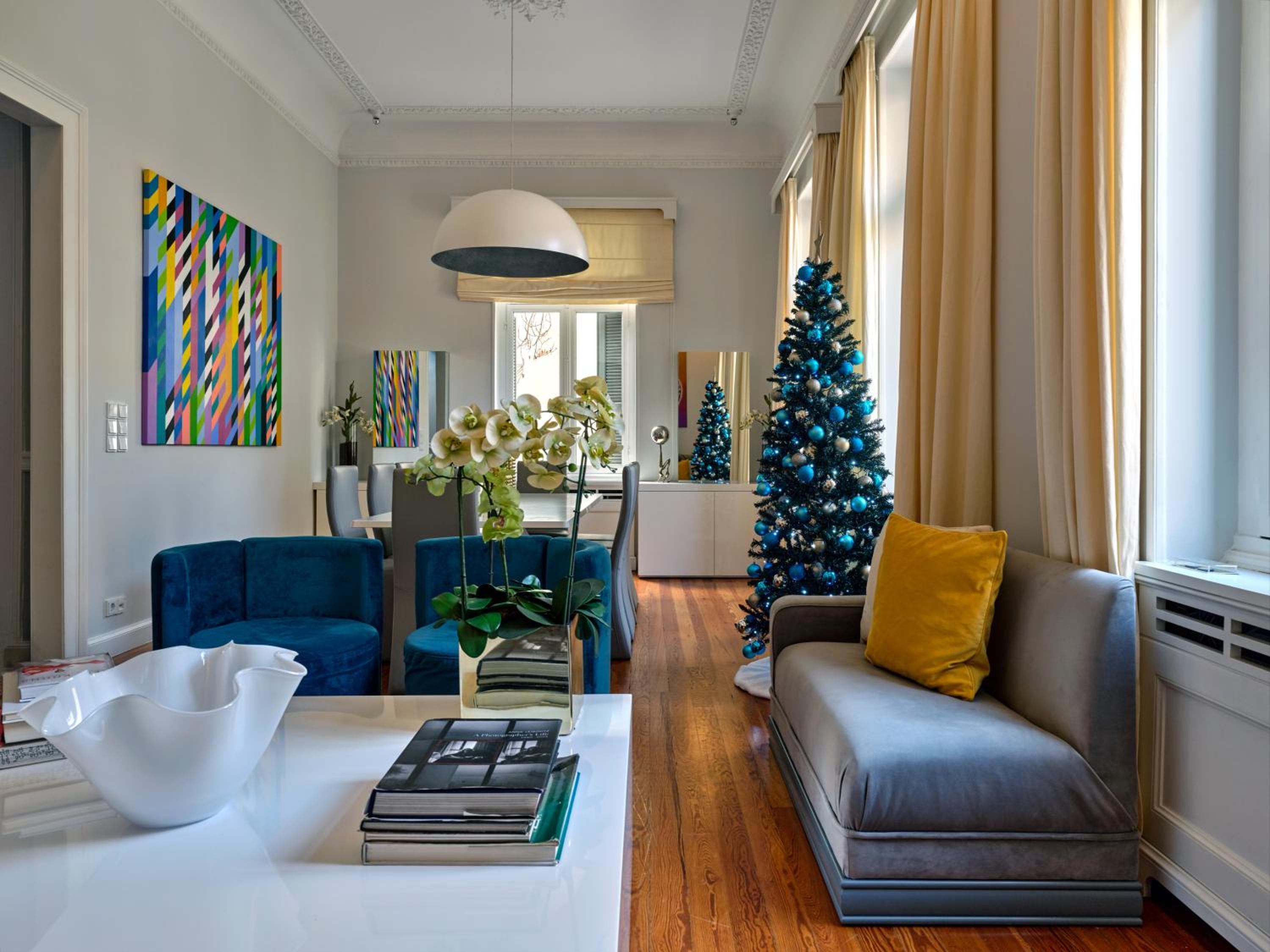 The White House in Plaka by JJ Hospitality