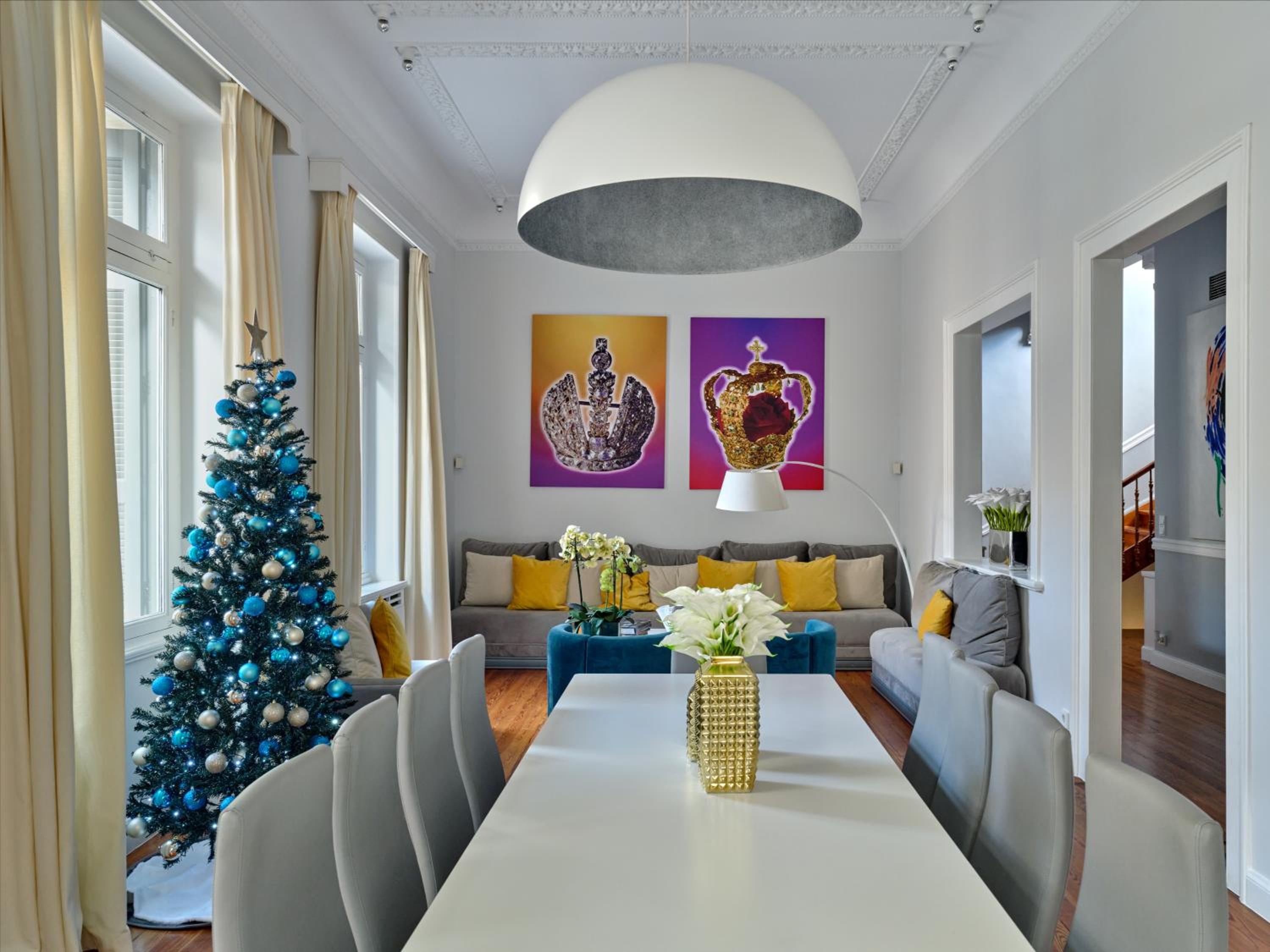 The White House in Plaka by JJ Hospitality