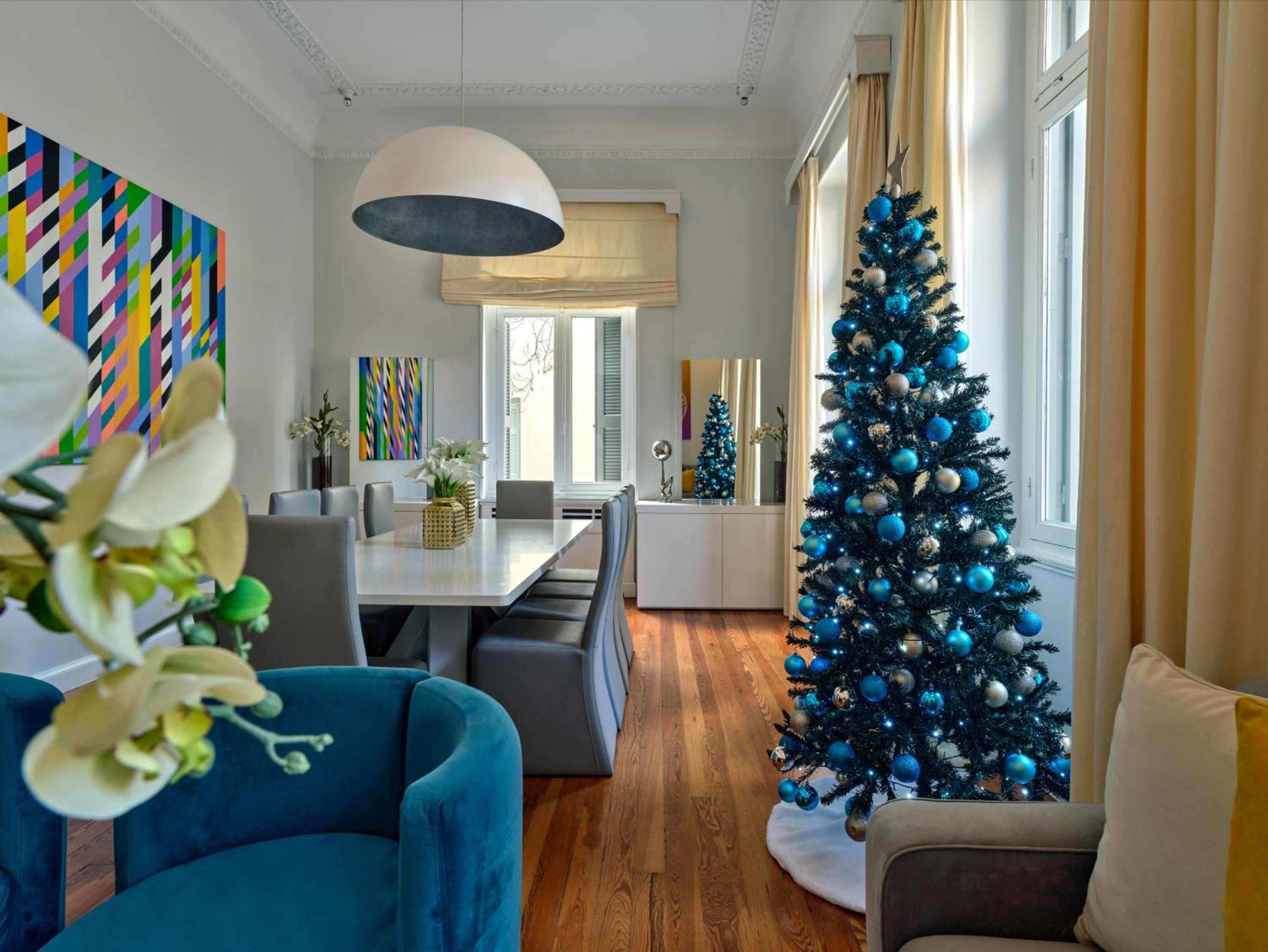 The White House in Plaka by JJ Hospitality