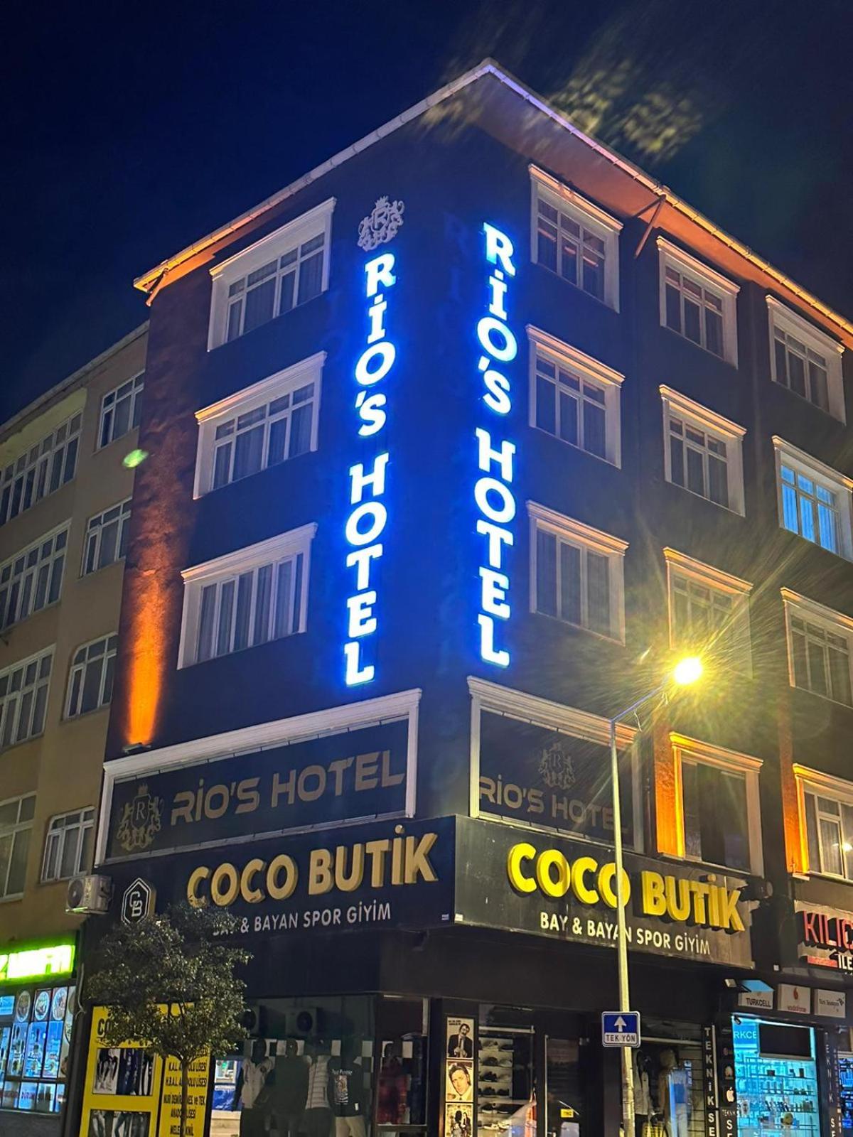 Rio's Hotel — 10