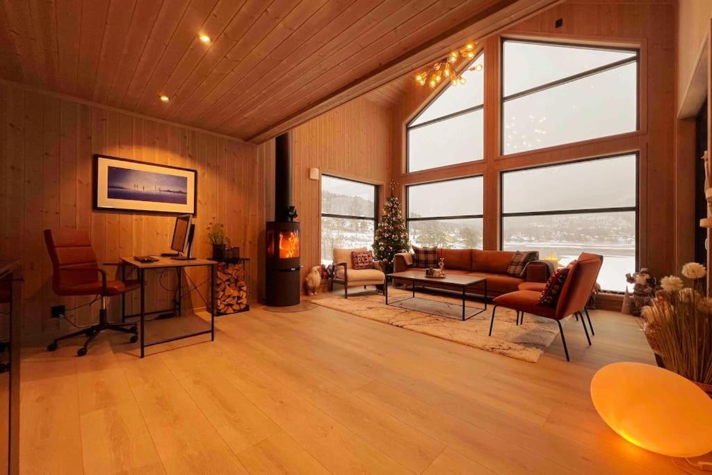 Lakefront Villa, exclusive leisure property near Vrådal Golf & Vrådal Panorama Ski center