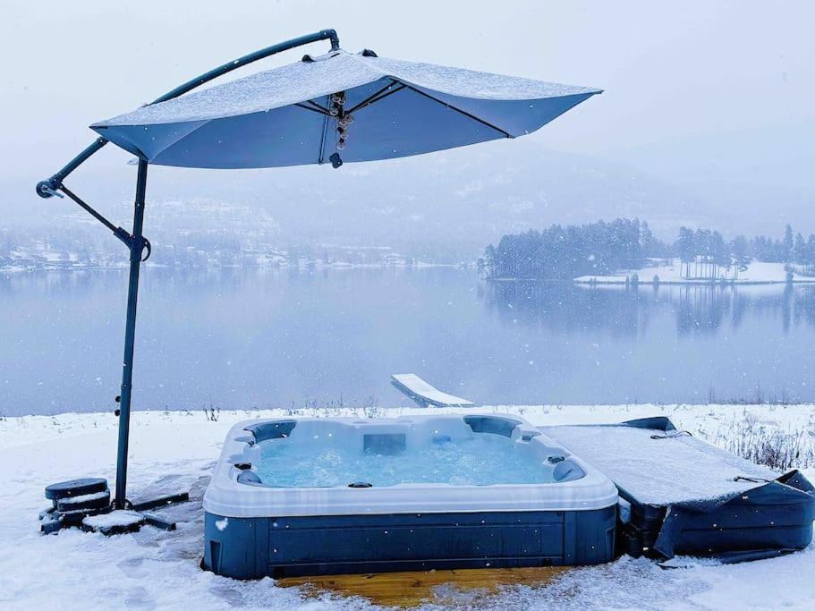 Lakefront Villa, exclusive leisure property near Vrådal Golf & Vrådal Panorama Ski center