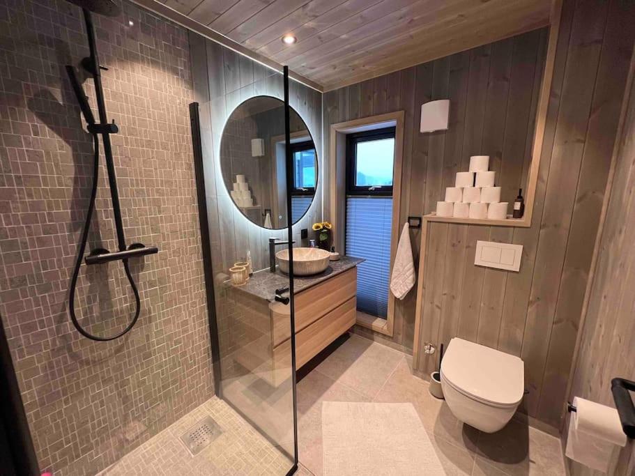 Lakefront Villa, exclusive leisure property near Vrådal Golf & Vrådal Panorama Ski center