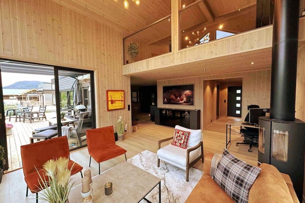 Lakefront Villa, exclusive leisure property near Vrådal Golf & Vrådal Panorama Ski center