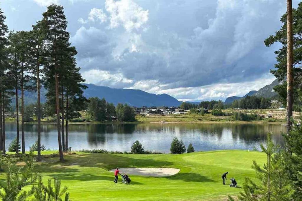 Lakefront Villa, exclusive leisure property near Vrådal Golf & Vrådal Panorama Ski center