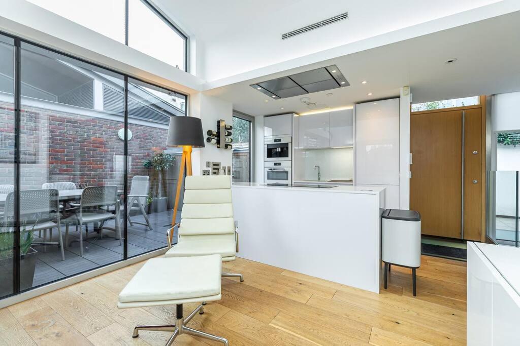 Stylish house with superb space