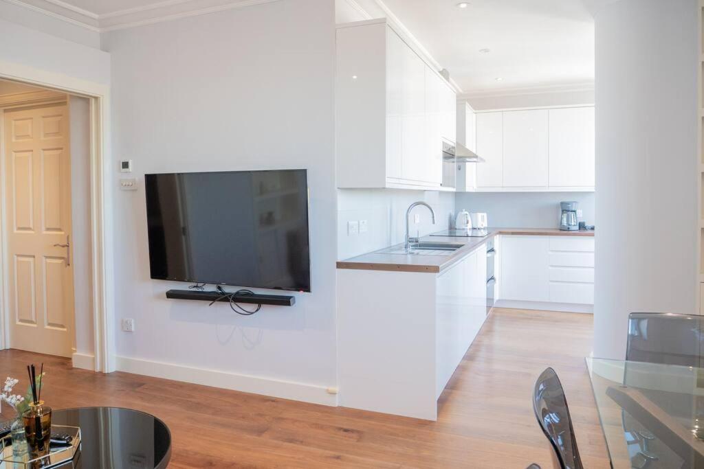 Modern flat with stunning views in Kensington