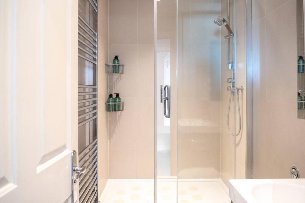 Modern flat with stunning views in Kensington