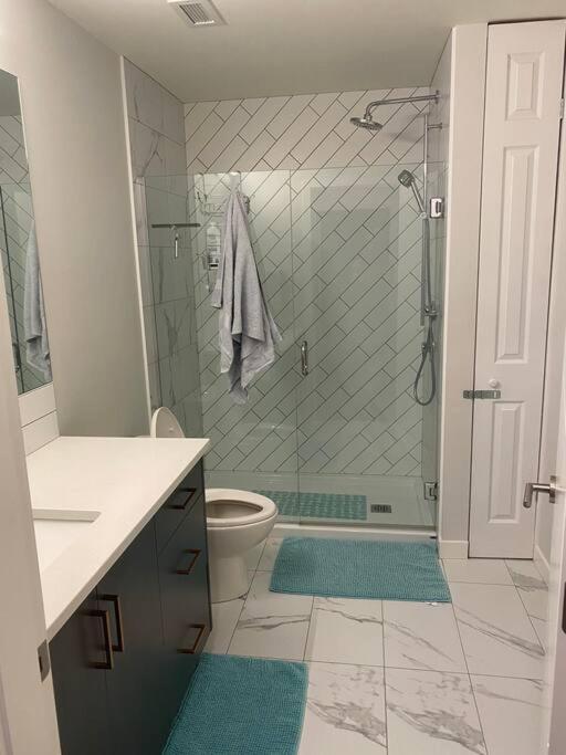 Spacious 2-bed, 2-bath condo in downtown Kelowna!
