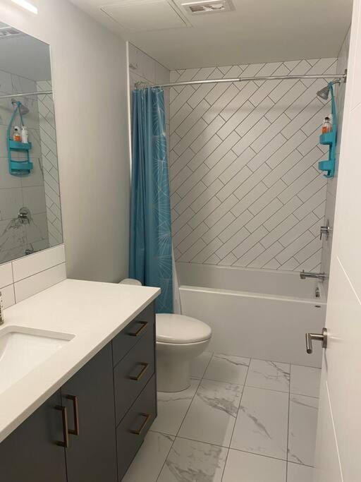 Spacious 2-bed, 2-bath condo in downtown Kelowna!
