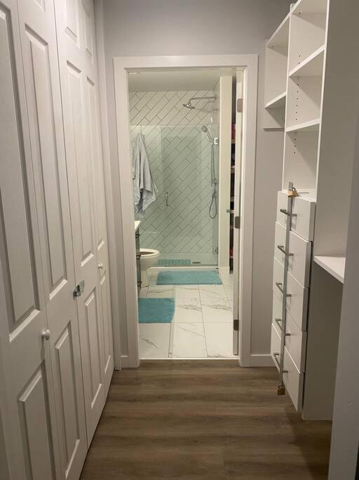 Spacious 2-bed, 2-bath condo in downtown Kelowna!