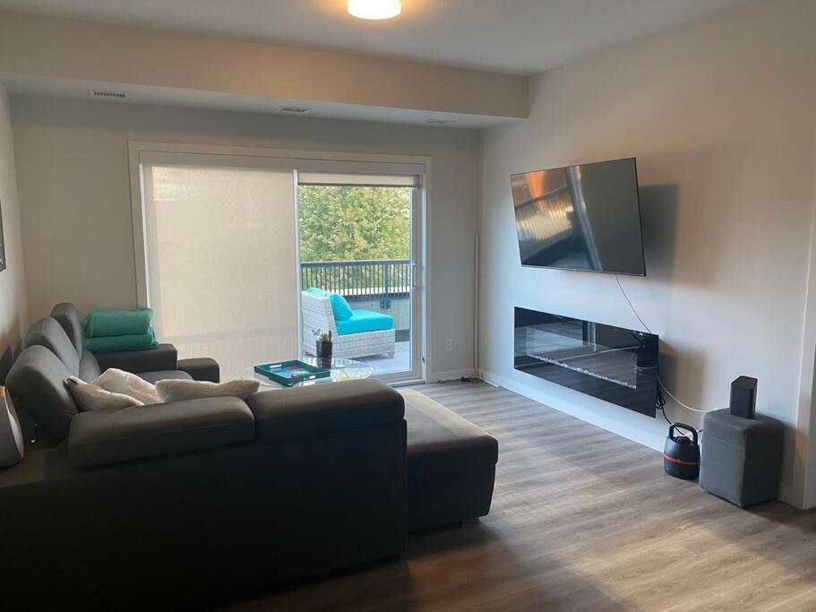 Spacious 2-bed, 2-bath condo in downtown Kelowna!
