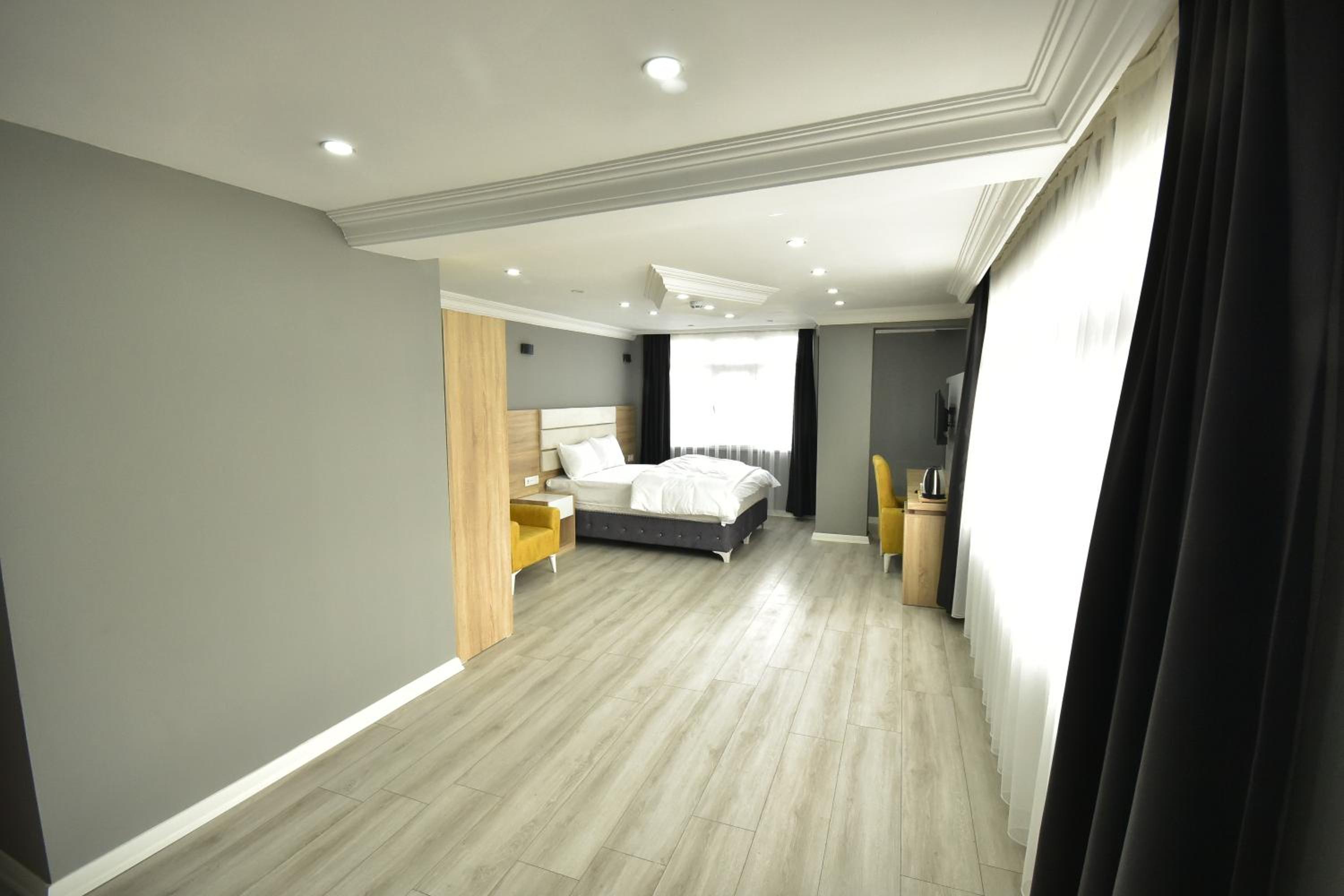 Rio's Hotel — 9