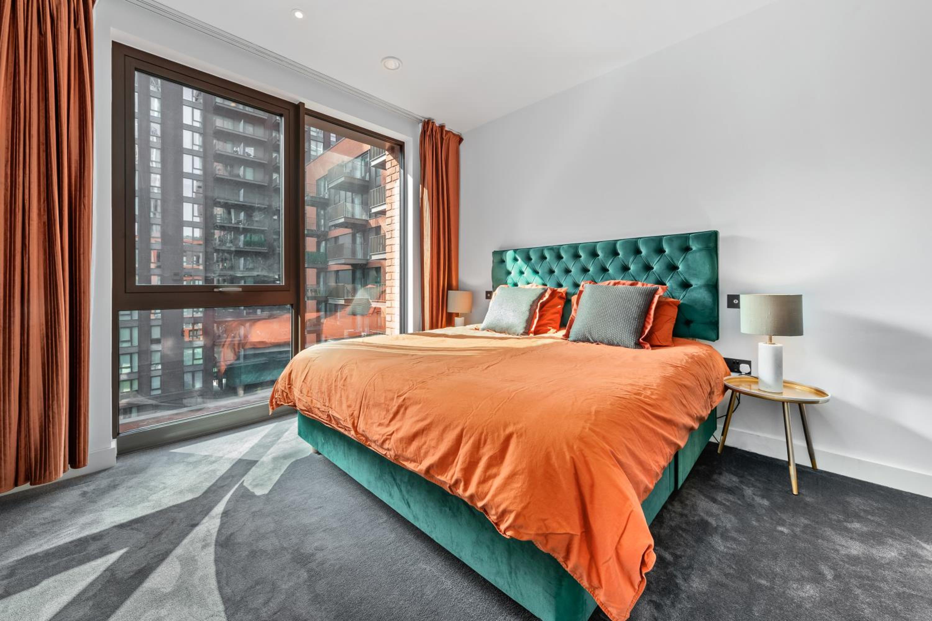 CENTRAL LONDON STAY-Fabulous Ultra-Central London Luxury Designer Two Bedroom-POOL-GYM-Full AC view 5