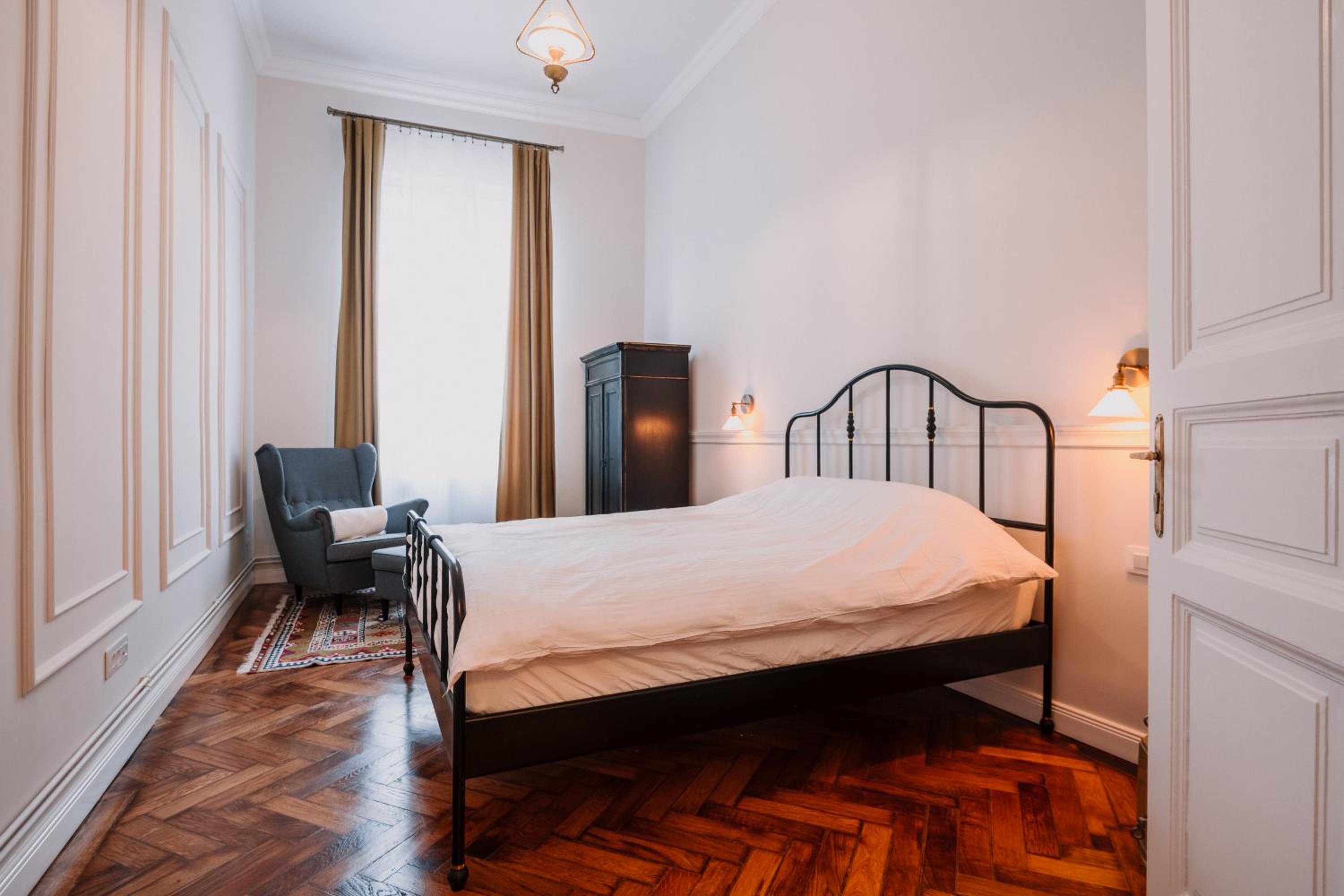 Old Town Central Apartment view 3