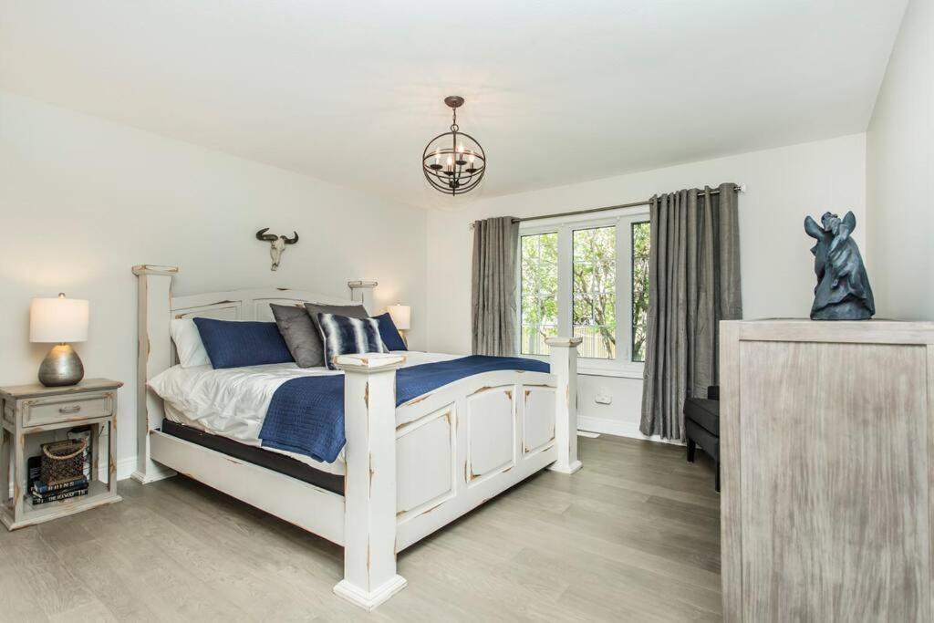 Our Special “Boutique” Quality Home in Old Towne - Image 3