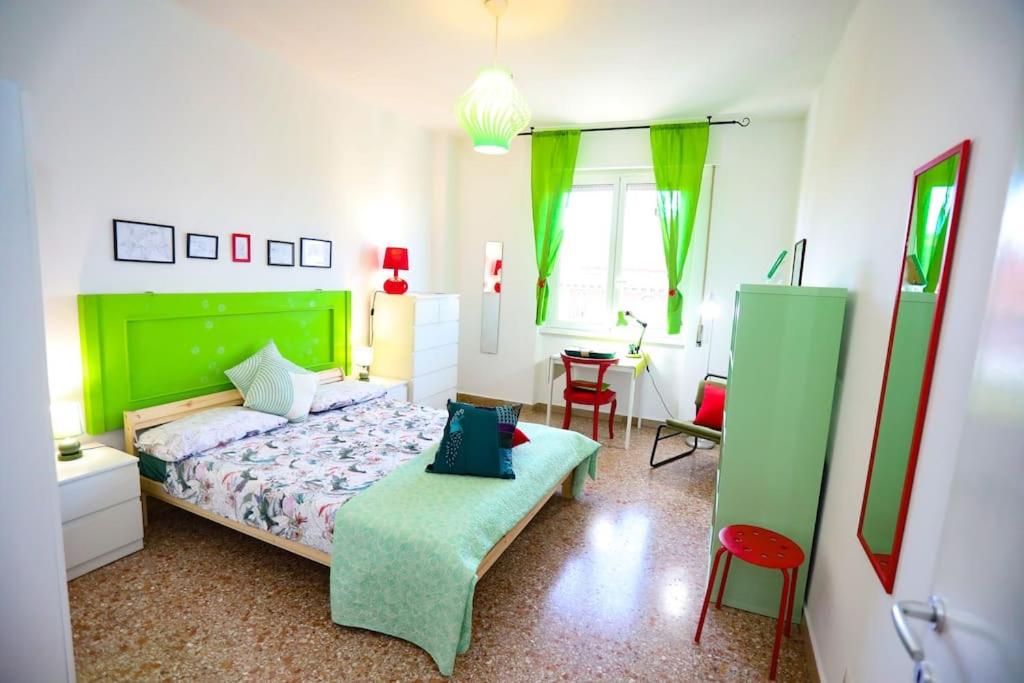 Aura Home Grazioso Appartamento a Pochi Passi dalla Metro A e C