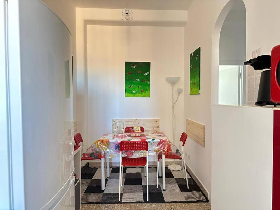 Aura Home Grazioso Appartamento a Pochi Passi dalla Metro A e C