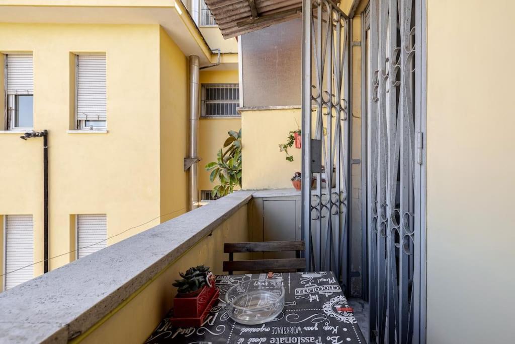 Aura Home Grazioso Appartamento a Pochi Passi dalla Metro A e C