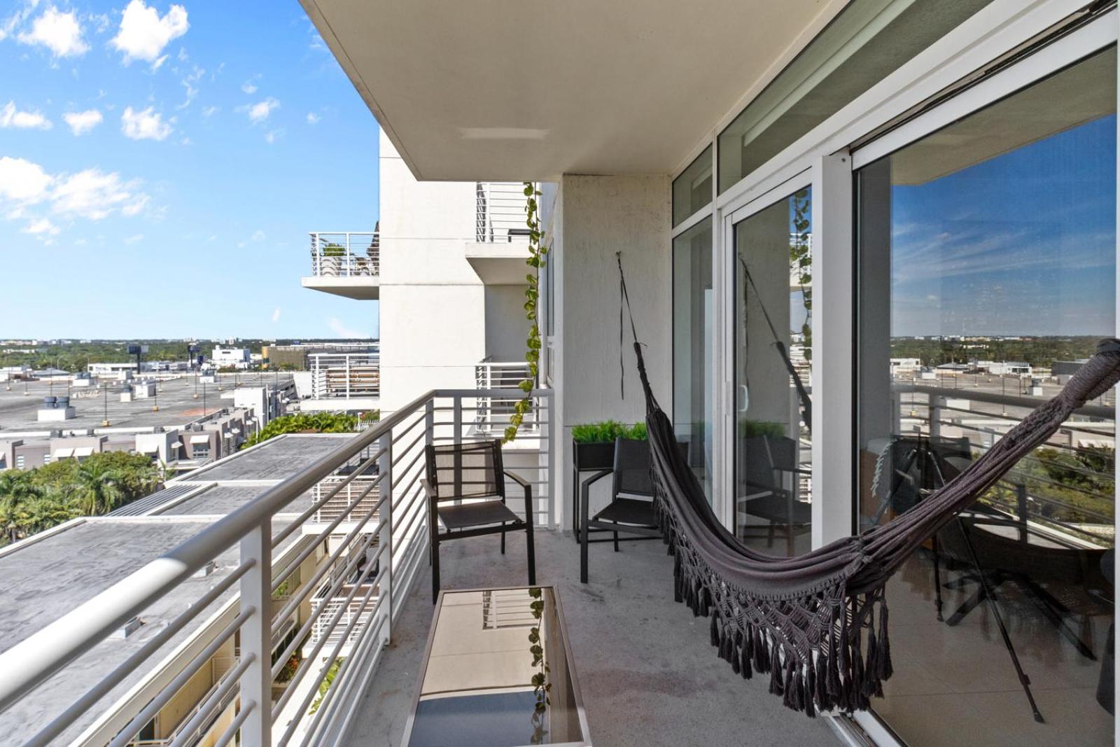 Quiet & central Apt in Midtown Miami