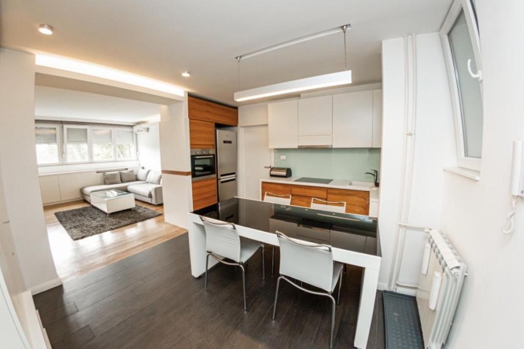 KAN Suites 1