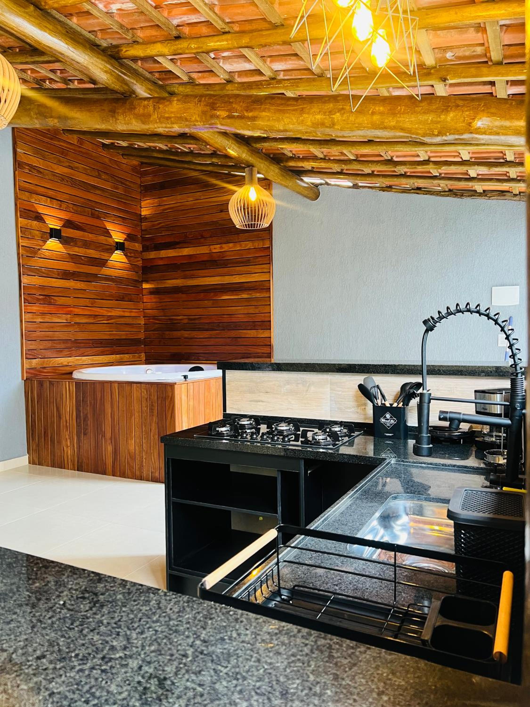 Casa nova Itagua , há 3 minutos da Praia Grande