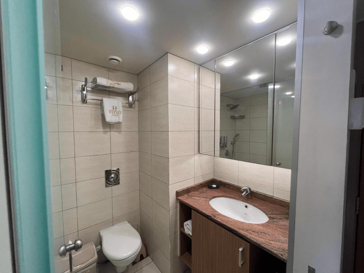 Kevens Single Room with Gym and Bar view 5