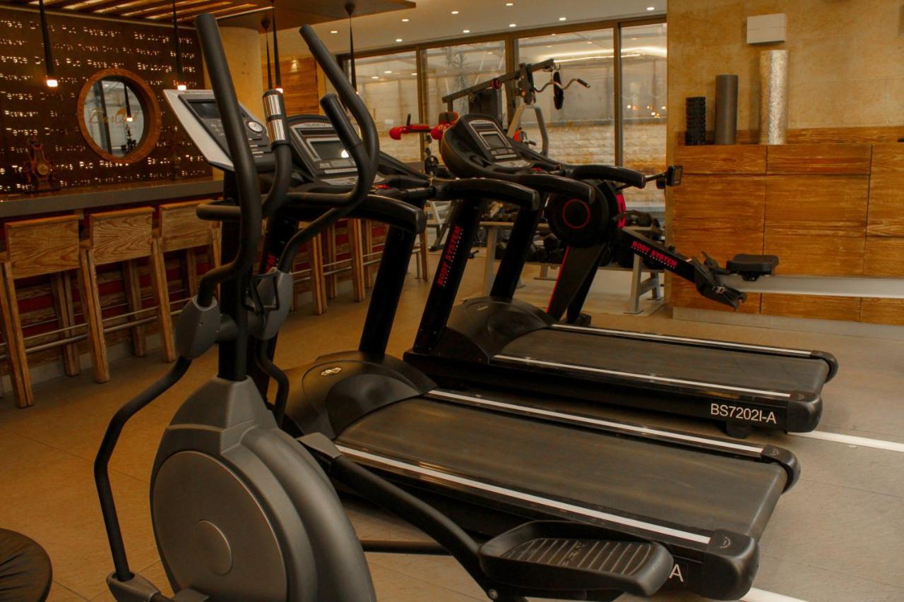 Harbor Haven Suites Single Room with Gym and Bar view 4