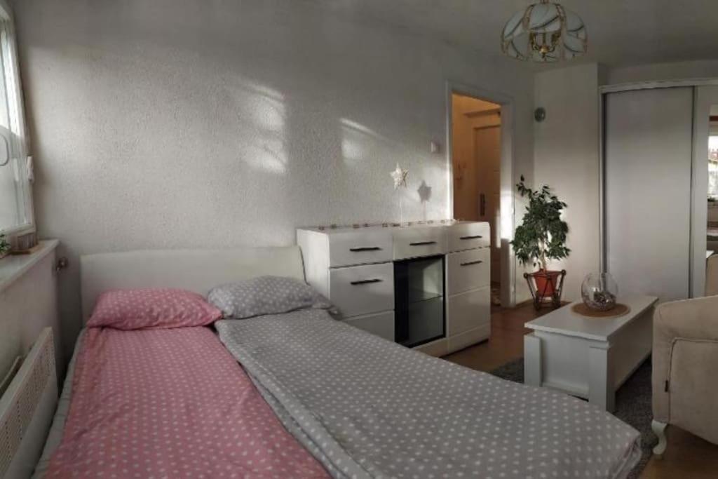 White home apartment