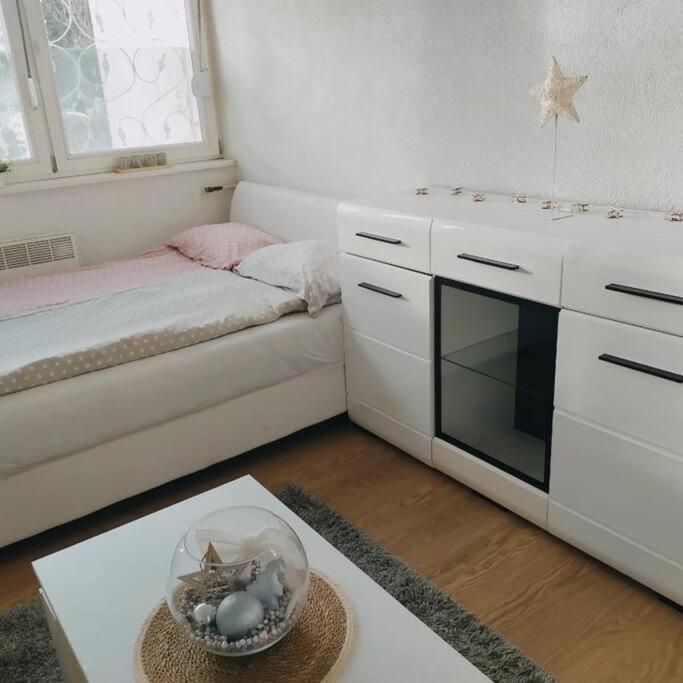 White home apartment