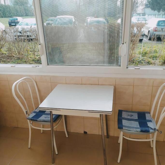White home apartment