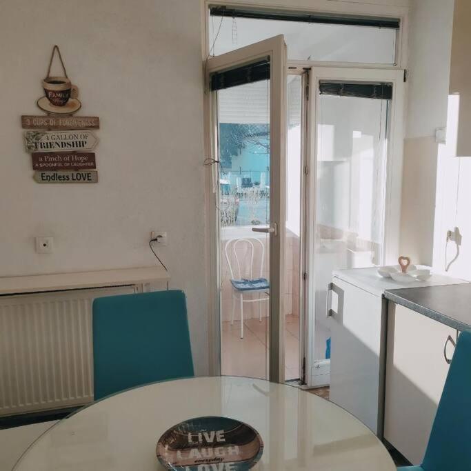White home apartment
