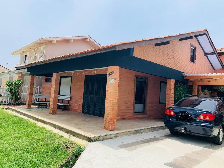 Casa 6 quartos, 3 suítes 4 banheiros