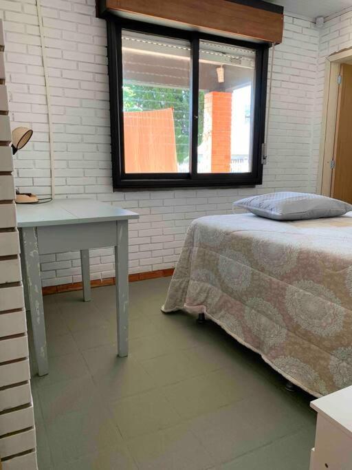 Casa 6 quartos, 3 suítes 4 banheiros