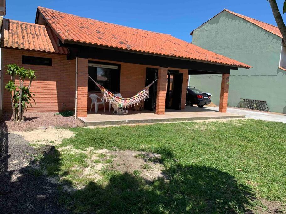 Casa 6 quartos, 3 suítes 4 banheiros