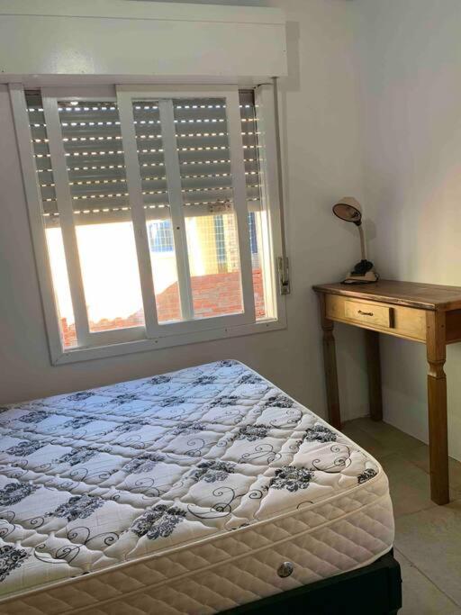 Casa 6 quartos, 3 suítes 4 banheiros