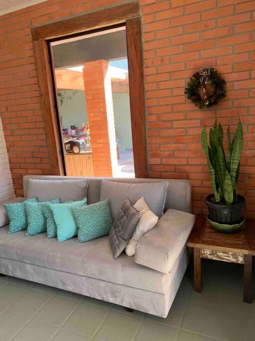Casa 6 quartos, 3 suítes 4 banheiros